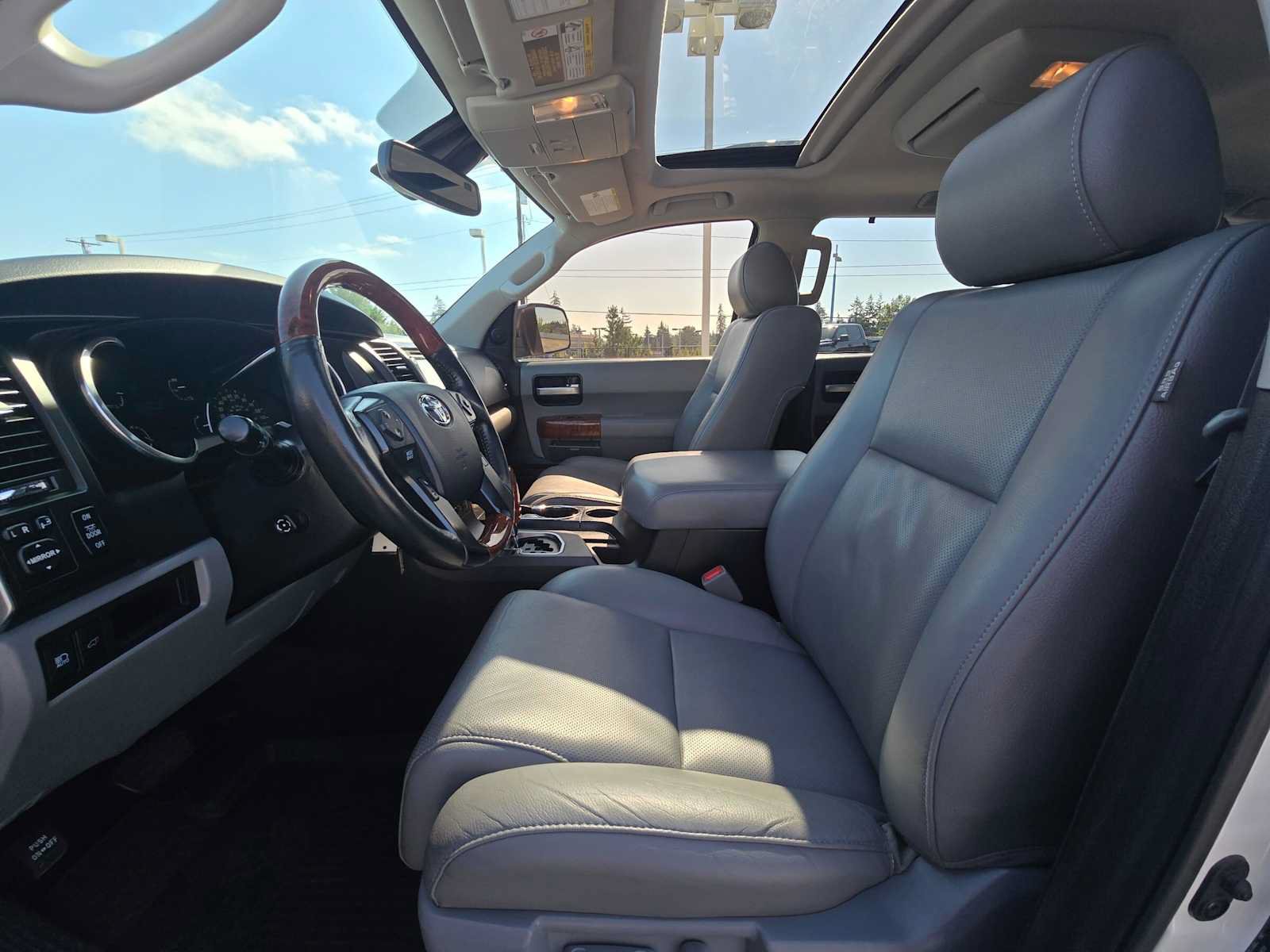 Used 2018 Toyota Sequoia Platinum AWD/4WD image 21