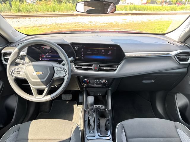 Used 2025 Chevrolet TrailBlazer LT AWD/4WD image 12
