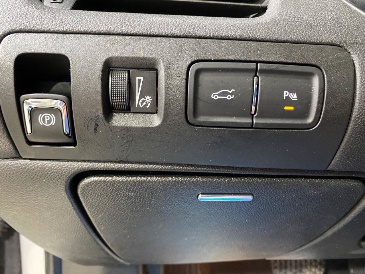 Used 2019 Chevrolet Impala Premier FWD image 16