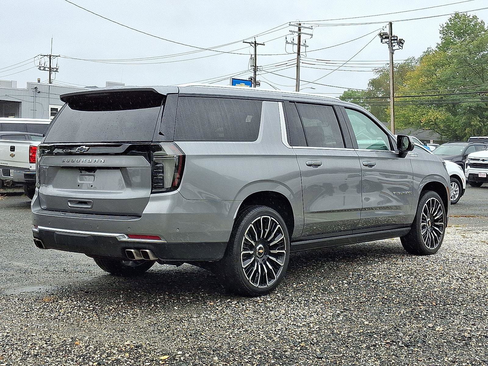 New 2025 Chevrolet Suburban High Country image 3