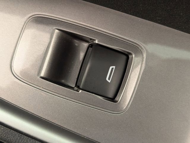 Used 2023 Chevrolet Malibu LT image 33