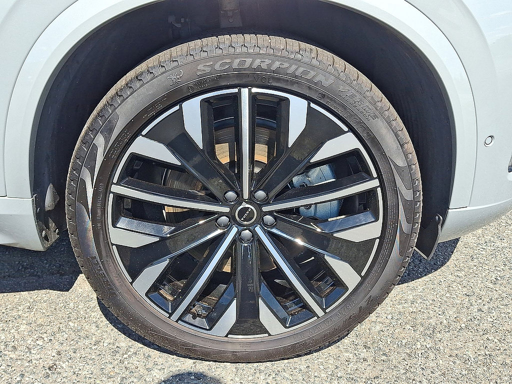 Used 2025 Volvo XC90 T8 Plus w/ Protection Package Premier AWD/4WD image 33