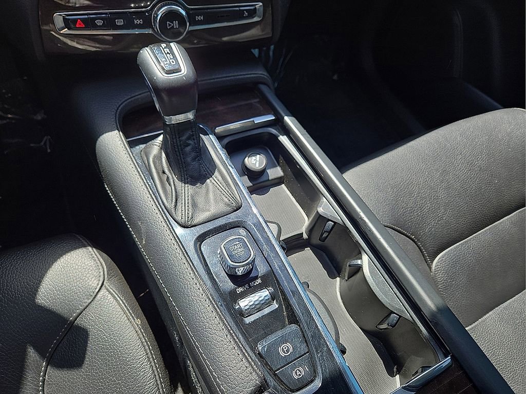 Used 2019 Volvo XC90 T6 Momentum image 30