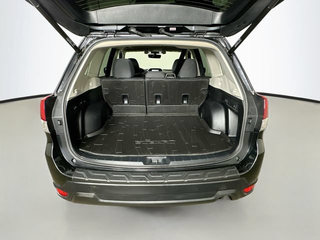 Used 2019 Subaru Forester Premium AWD/4WD image 32