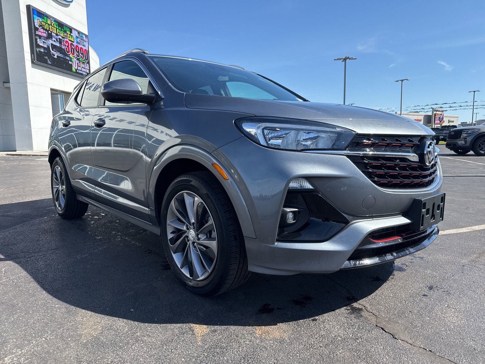 Used 2022 Buick Encore GX Select w/ Sport Touring Package image 3