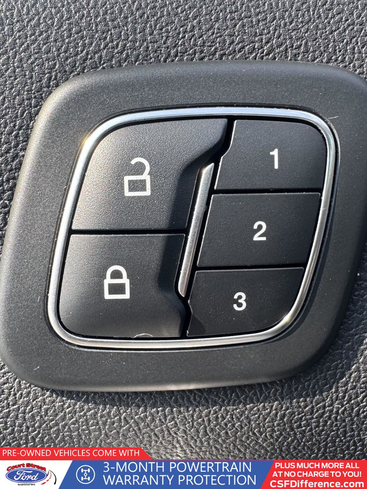 Used 2023 Ford Escape Platinum image 7