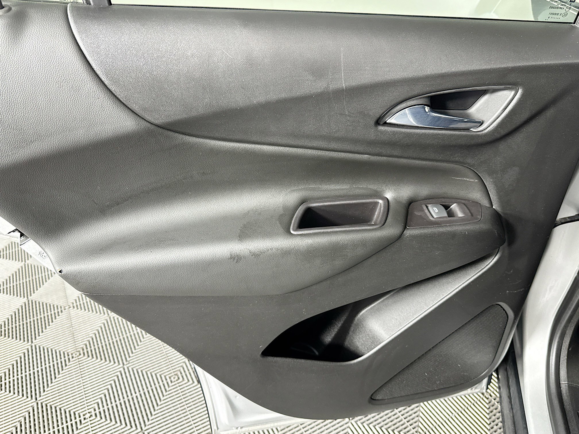 Used 2019 Chevrolet Equinox LT image 25