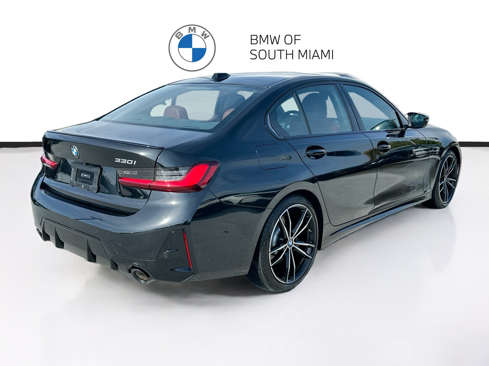 Used 2024 BMW 330i Sedan w/ M Sport Package RWD image 7