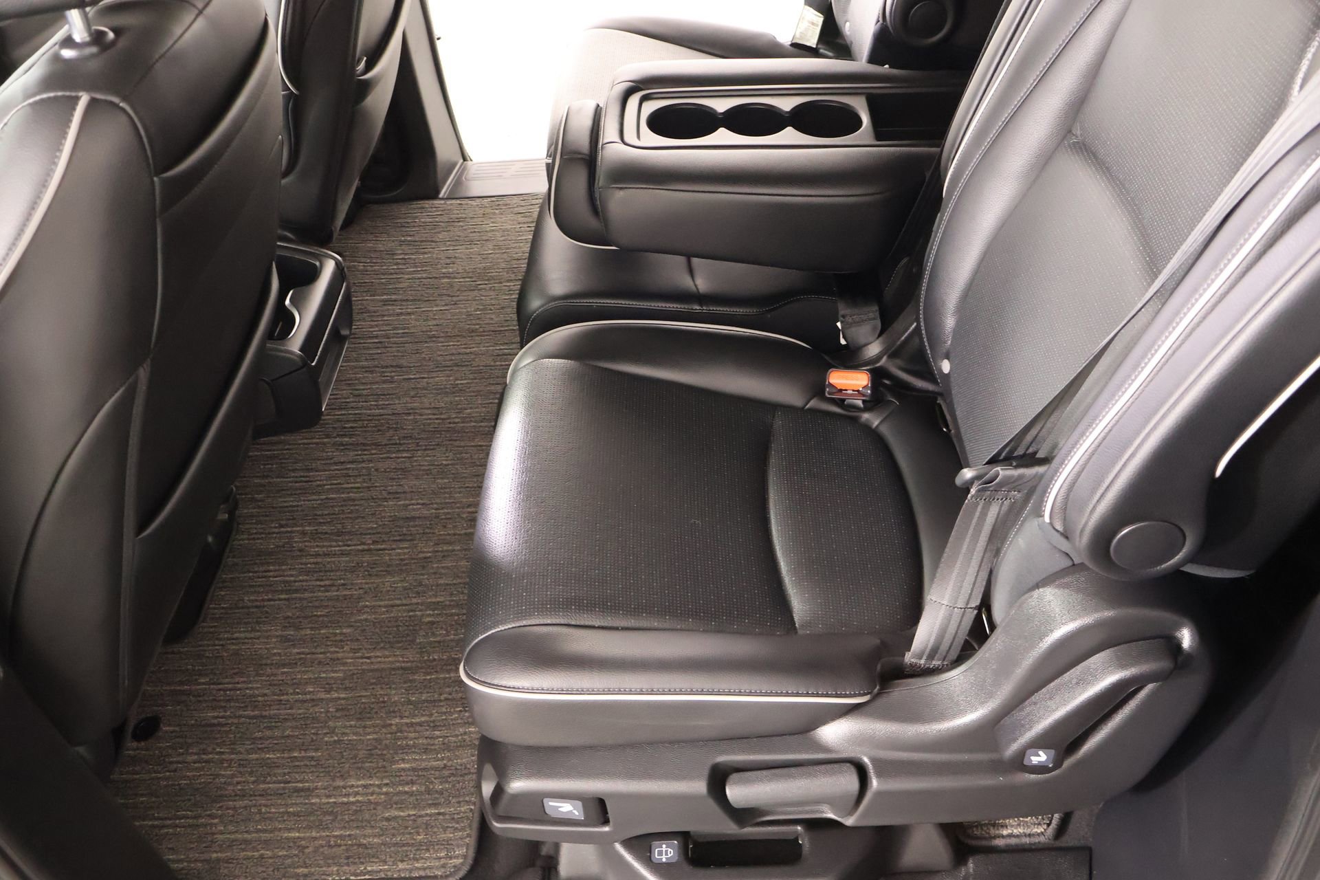 Used 2025 Honda Odyssey Elite image 11