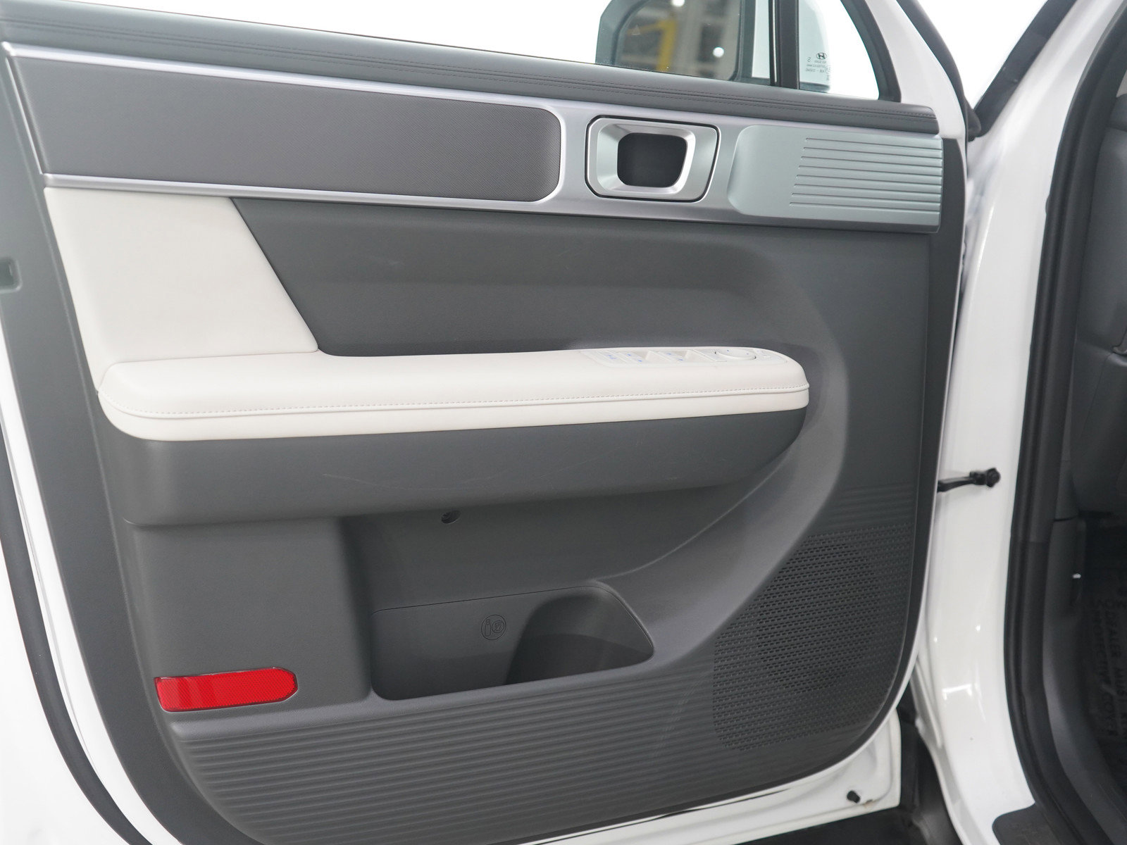 Used 2025 Hyundai Santa Fe SEL image 19