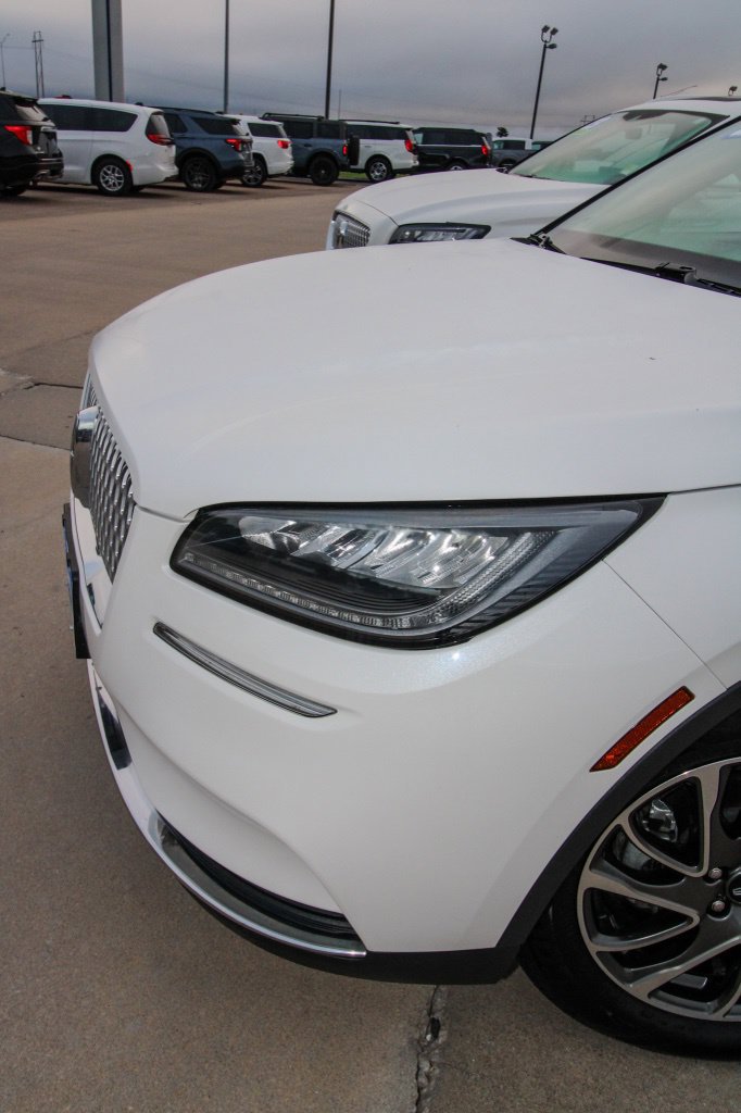 Used 2020 Lincoln Corsair AWD w/ Equipment Group 101A image 7