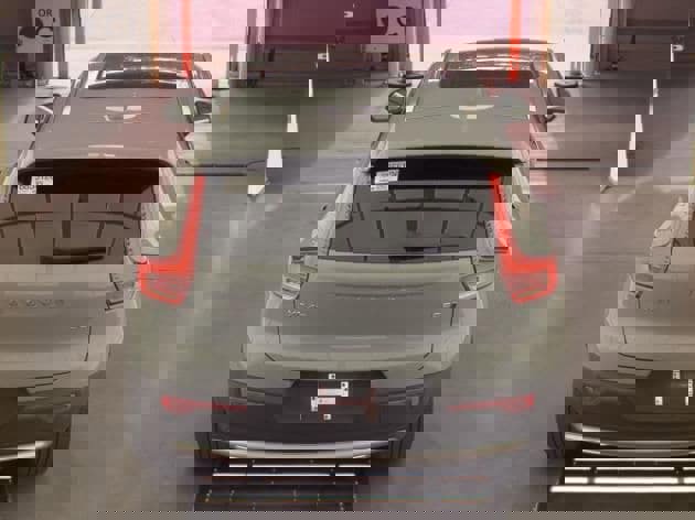 Used 2025 Volvo XC40 B5 Core image 5