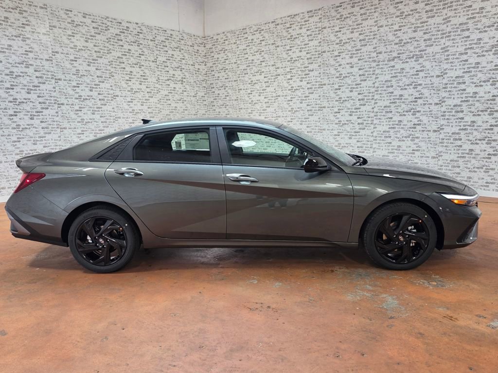 New 2026 Hyundai Elantra SEL Sport Premium FWD image 6