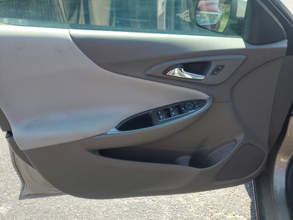 Used 2022 Chevrolet Malibu LS FWD image 13