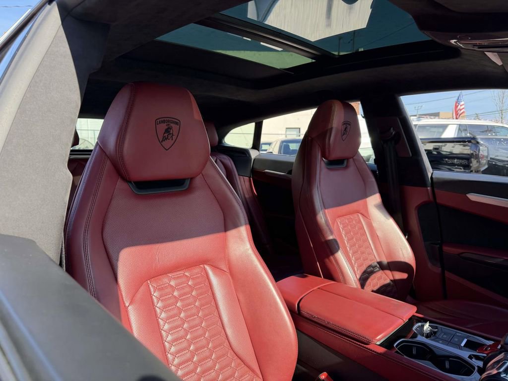 Used 2022 Lamborghini Urus image 10