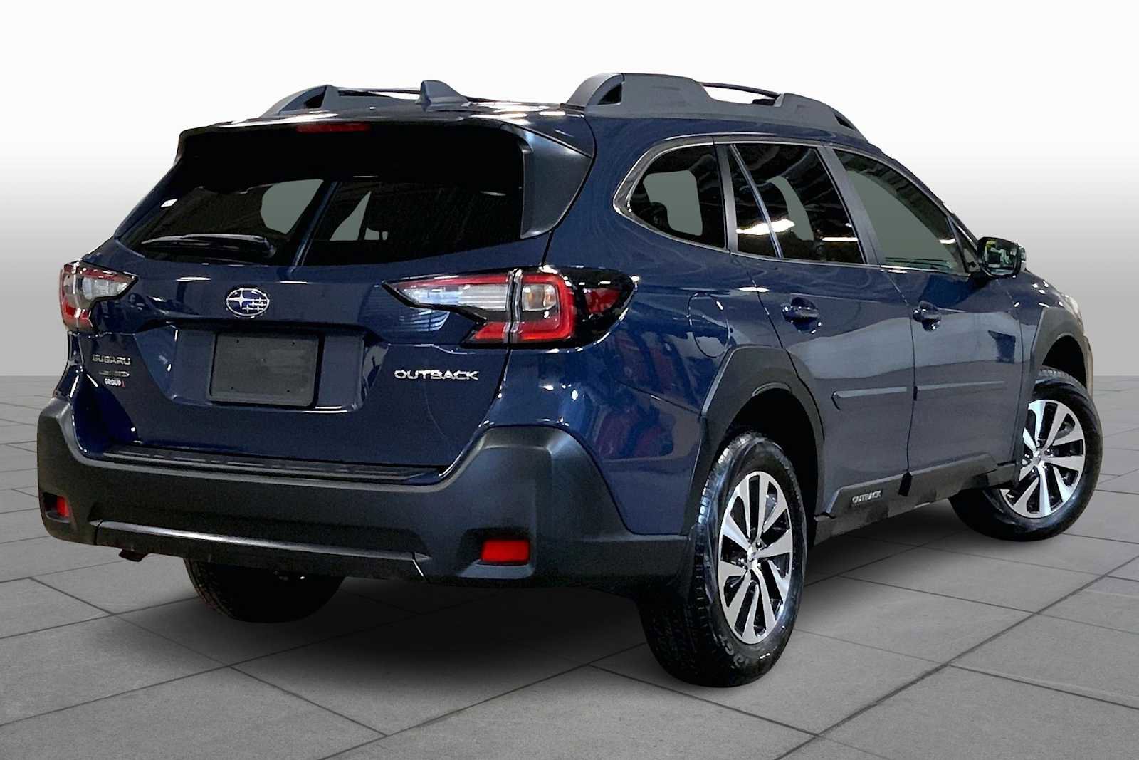 Certified 2025 Subaru Outback Premium image 12