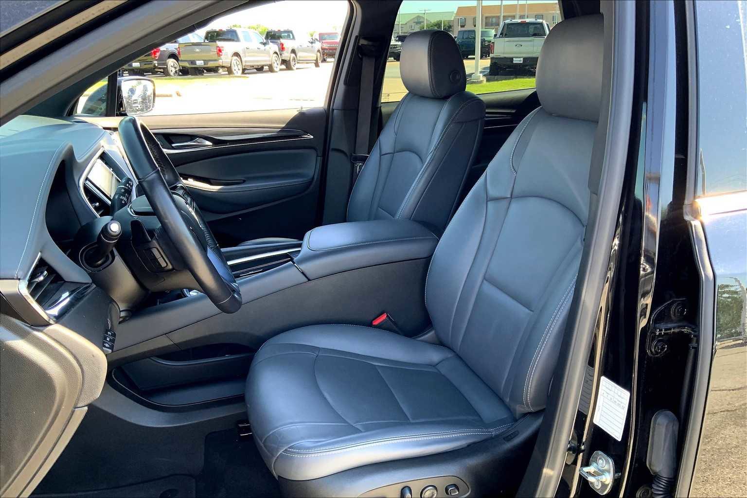 Used 2024 Buick Enclave Premium image 13