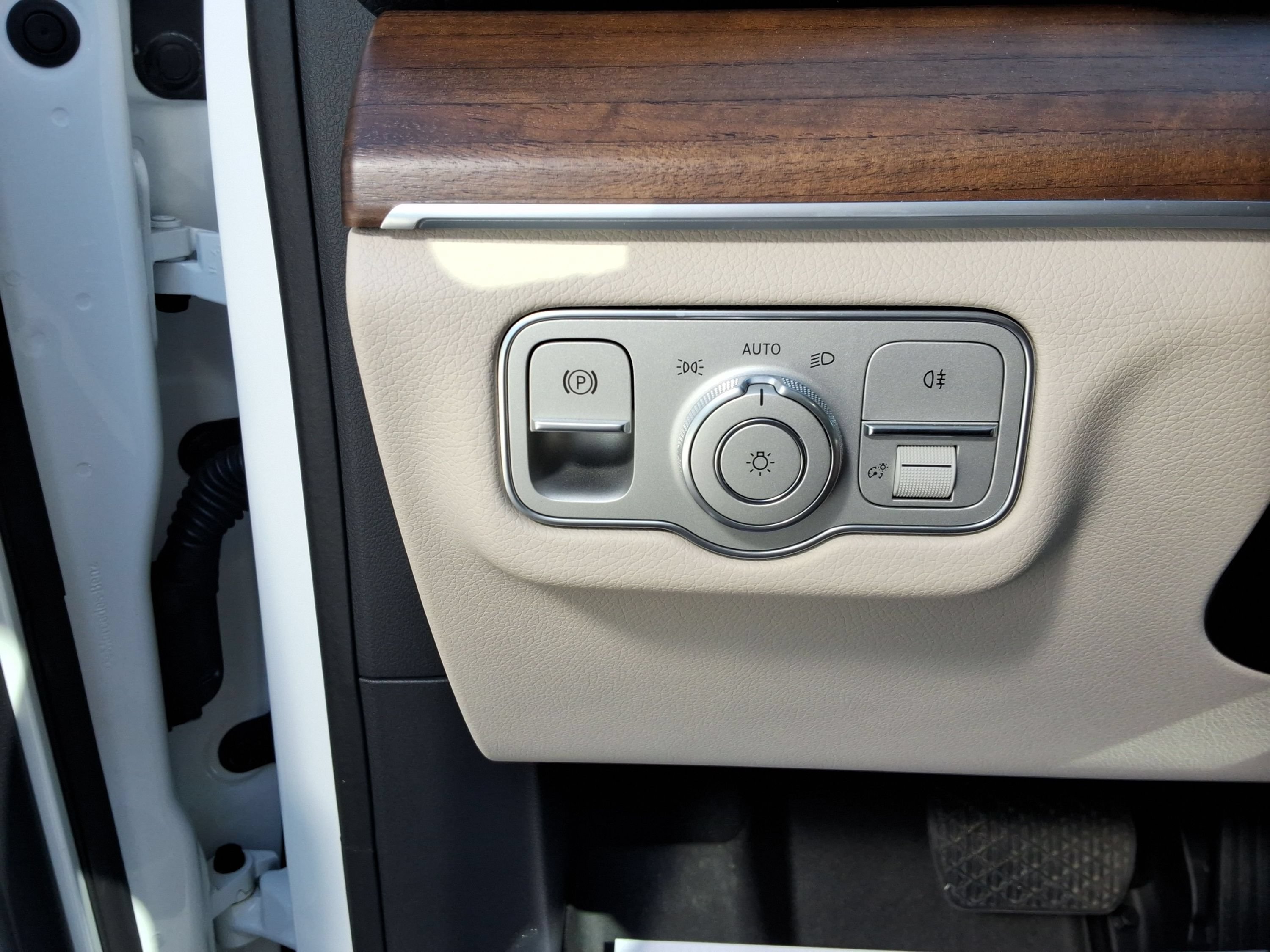 Used 2024 Mercedes-Benz GLS 450 4MATIC image 20