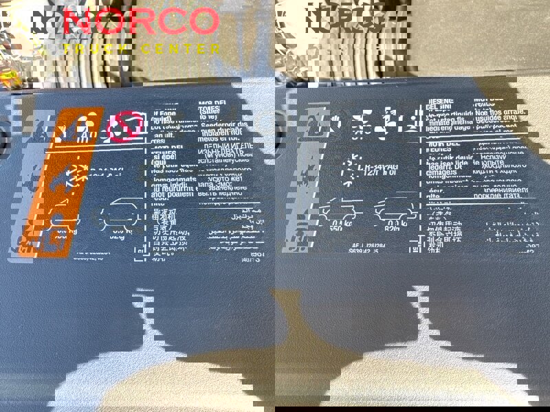 Used 2018 Chevrolet Silverado 1500 Custom image 25