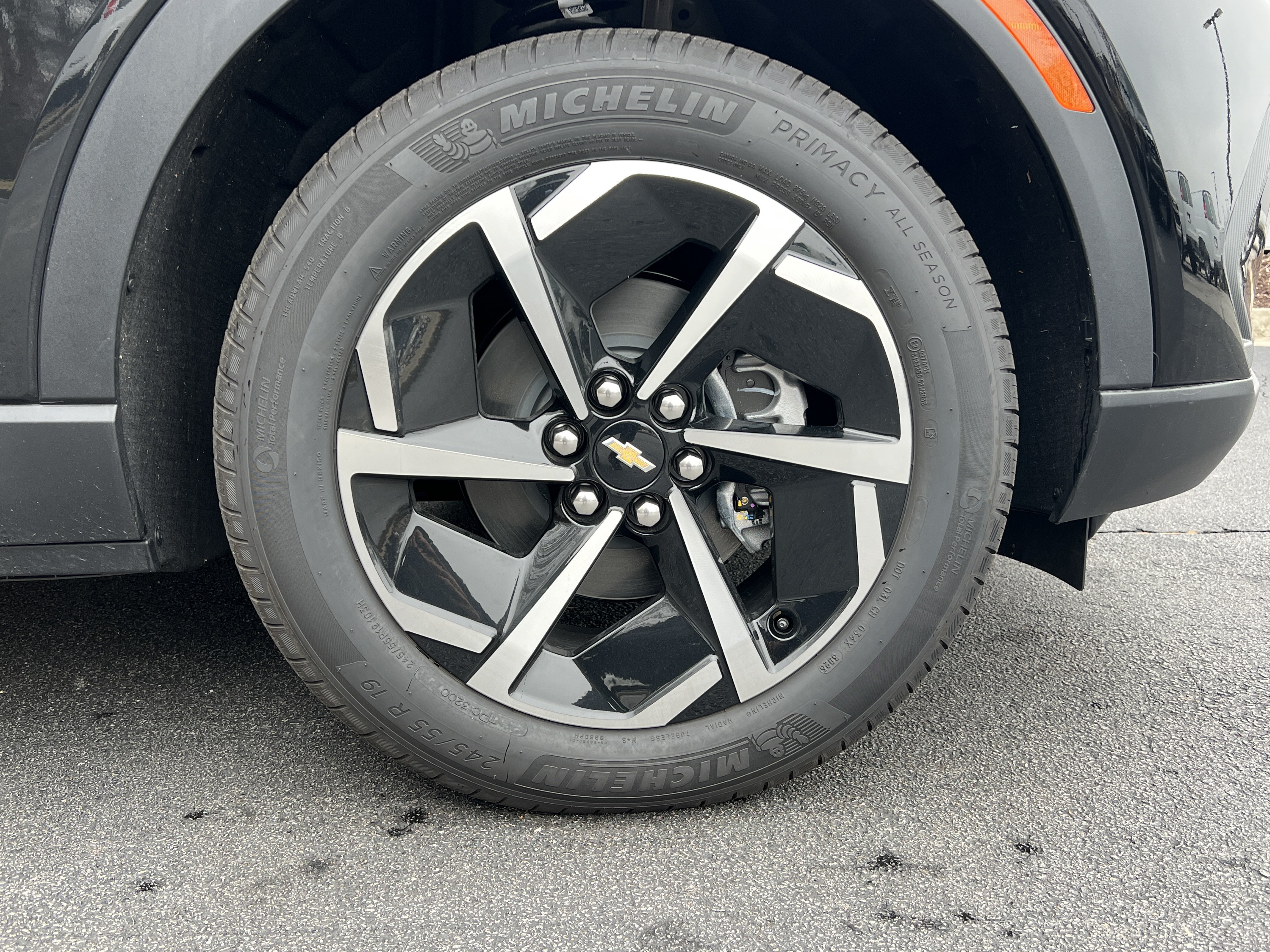 New 2026 Chevrolet Equinox EV LT AWD/4WD image 13