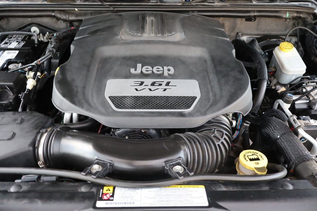 Used 2012 Jeep Wrangler Unlimited Sport image 37