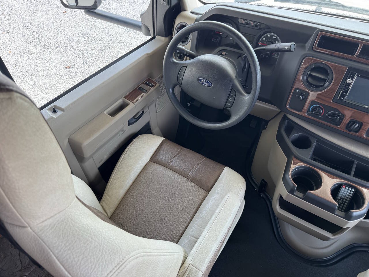 Used 2016 Ford E-450 and Econoline 450 Super Duty w/ Motorhome Prep Package RWD image 21