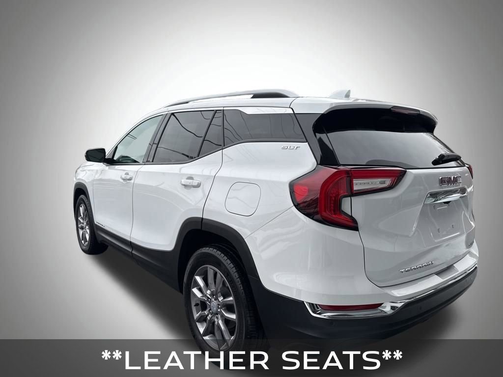 Used 2022 GMC Terrain SLT image 3