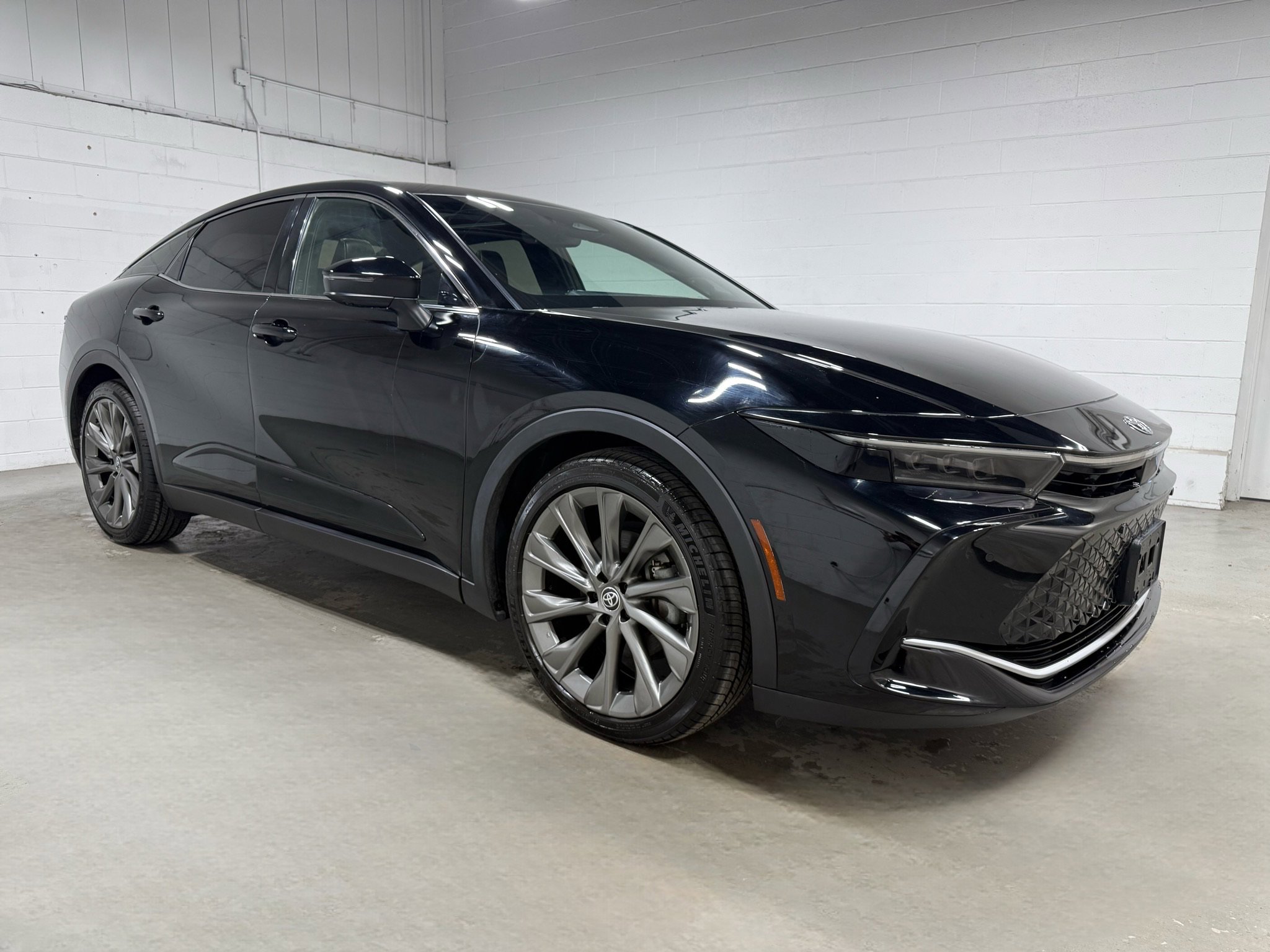 Used 2023 Toyota Crown w/ Advanced Technology Package image 3