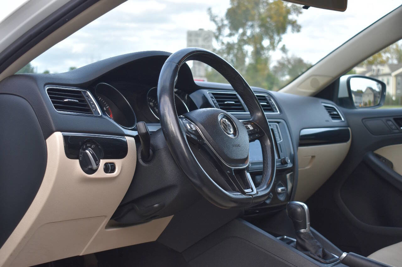 Used 2016 Volkswagen Jetta SEL image 18