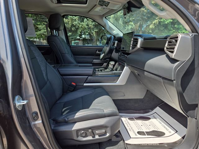 Used 2023 Toyota Sequoia SR5 w/ SR5 Premium Package AWD/4WD image 39