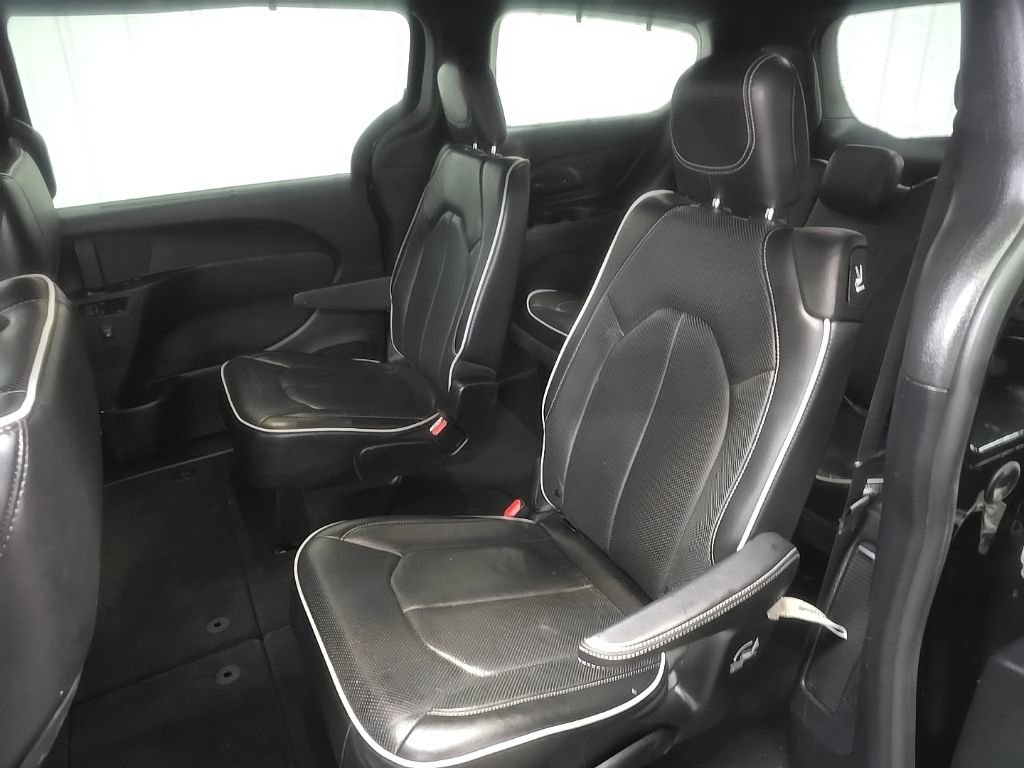 Used 2019 Chrysler Pacifica Limited w/ Advanced Safetytec Group image 31