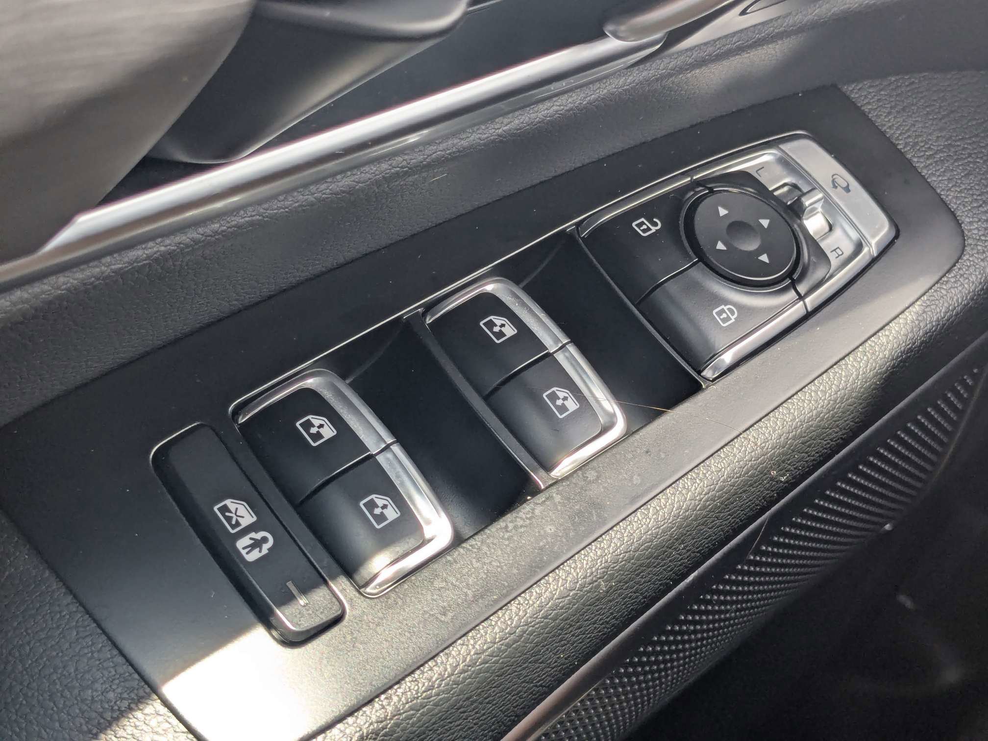 Used 2025 Kia Telluride SX X-Line AWD/4WD image 35