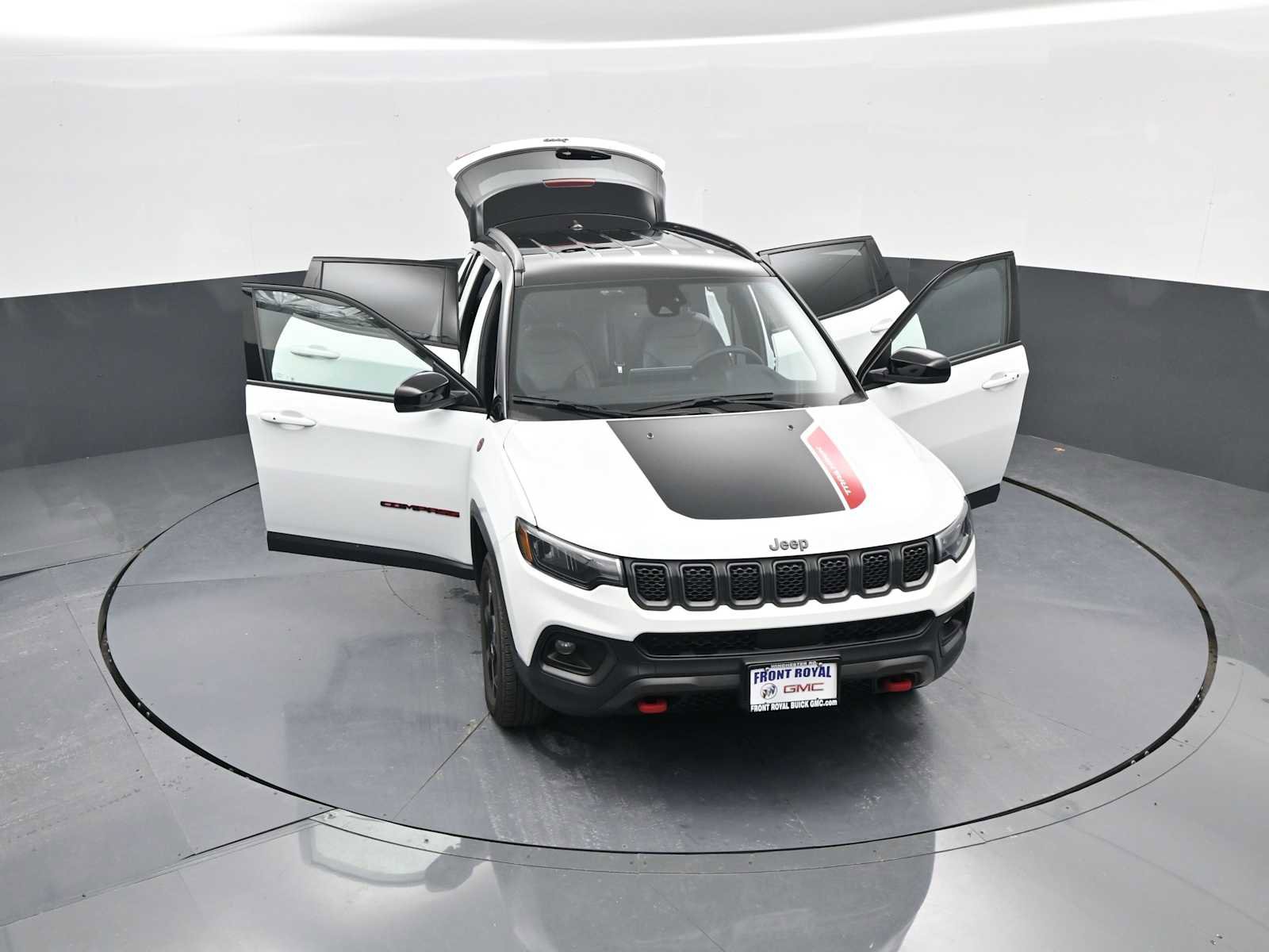 Used 2024 Jeep Compass Trailhawk image 47