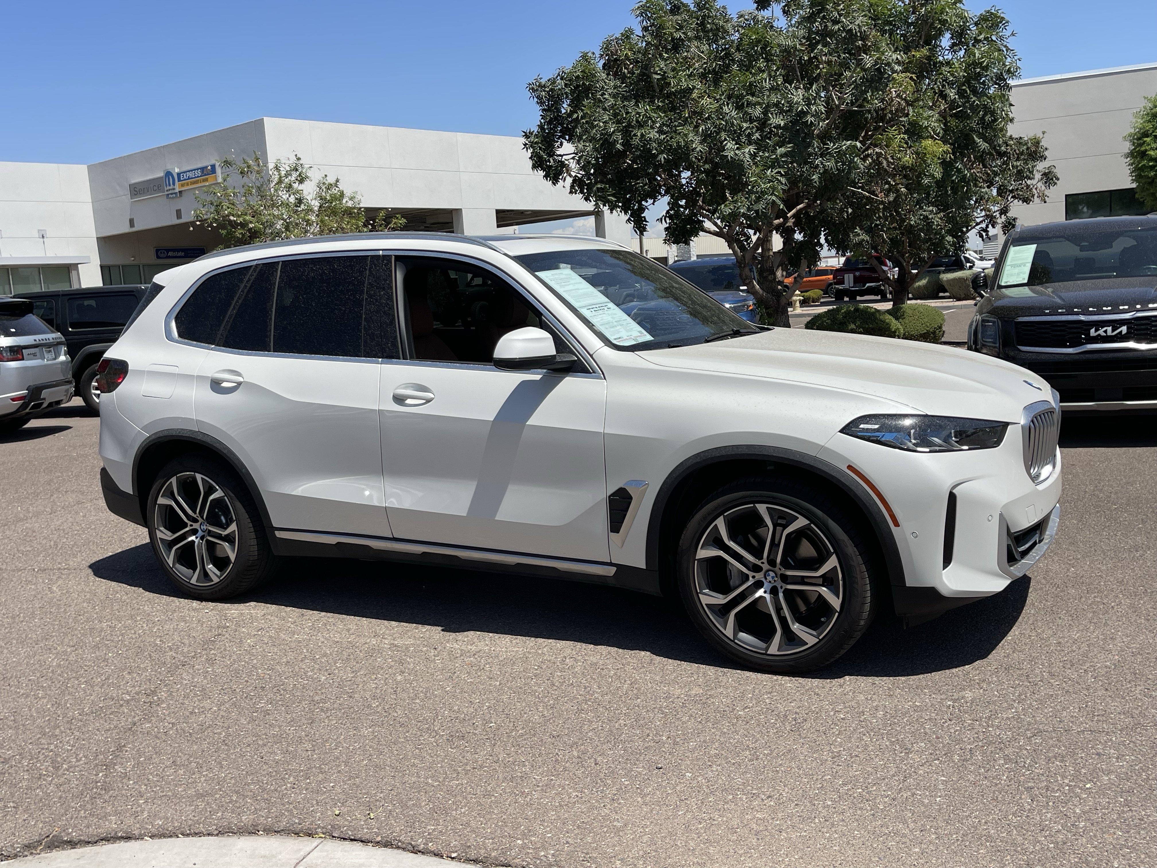 Used 2024 BMW X5 xDrive40i w/ Premium Package AWD/4WD image 7