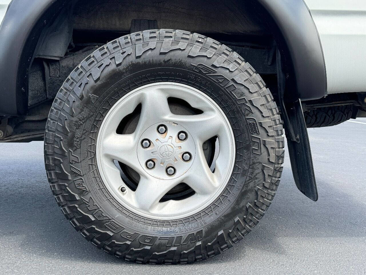 Used 2001 Toyota Tacoma PreRunner RWD image 17