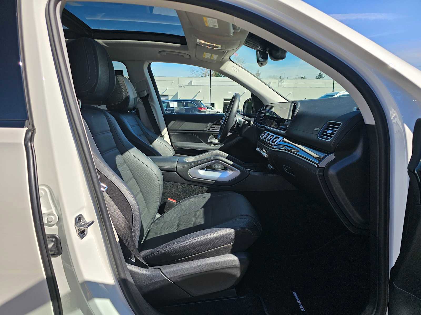 Used 2024 Mercedes-Benz GLS 580 4MATIC image 11