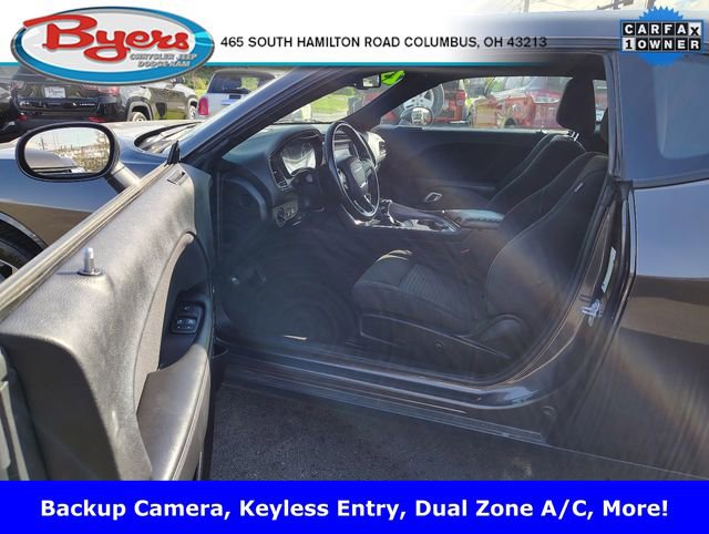 Used 2023 Dodge Challenger SXT image 2