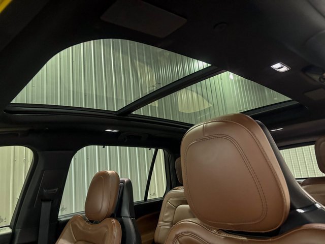 Used 2022 Lincoln Aviator Reserve w/ Equipment Group 201A image 23