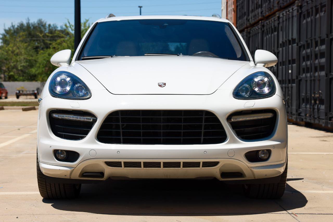 Used 2014 Porsche Cayenne GTS AWD/4WD image 19