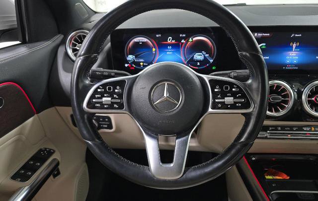 Used 2022 Mercedes-Benz GLA 250 4MATIC w/ Premium Package Lite image 10