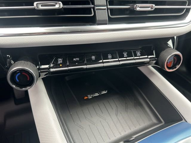 New 2026 Chevrolet Equinox EV LT image 25