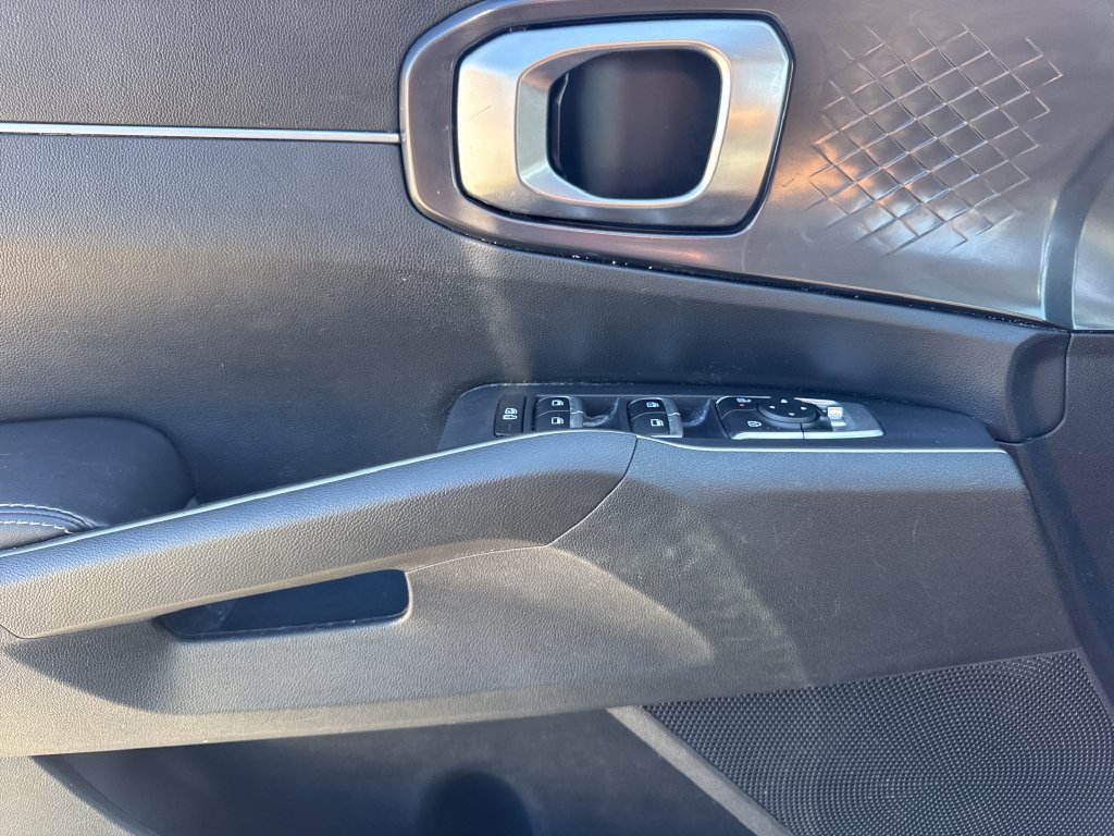 Used 2024 Kia Sorento S AWD/4WD image 17