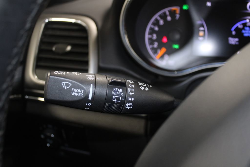 Used 2021 Jeep Grand Cherokee Limited w/ Trailer Tow Group IV image 39