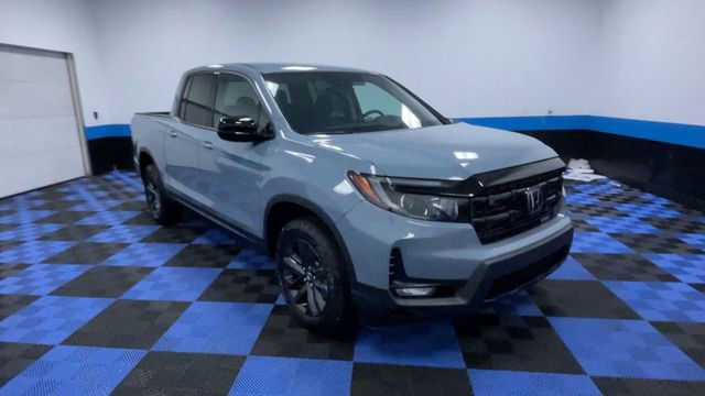 Used 2025 Honda Ridgeline Sport image 2
