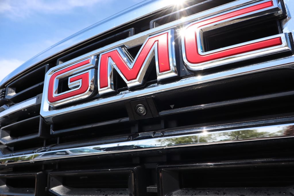 Used 2025 GMC Acadia Elevation FWD image 7