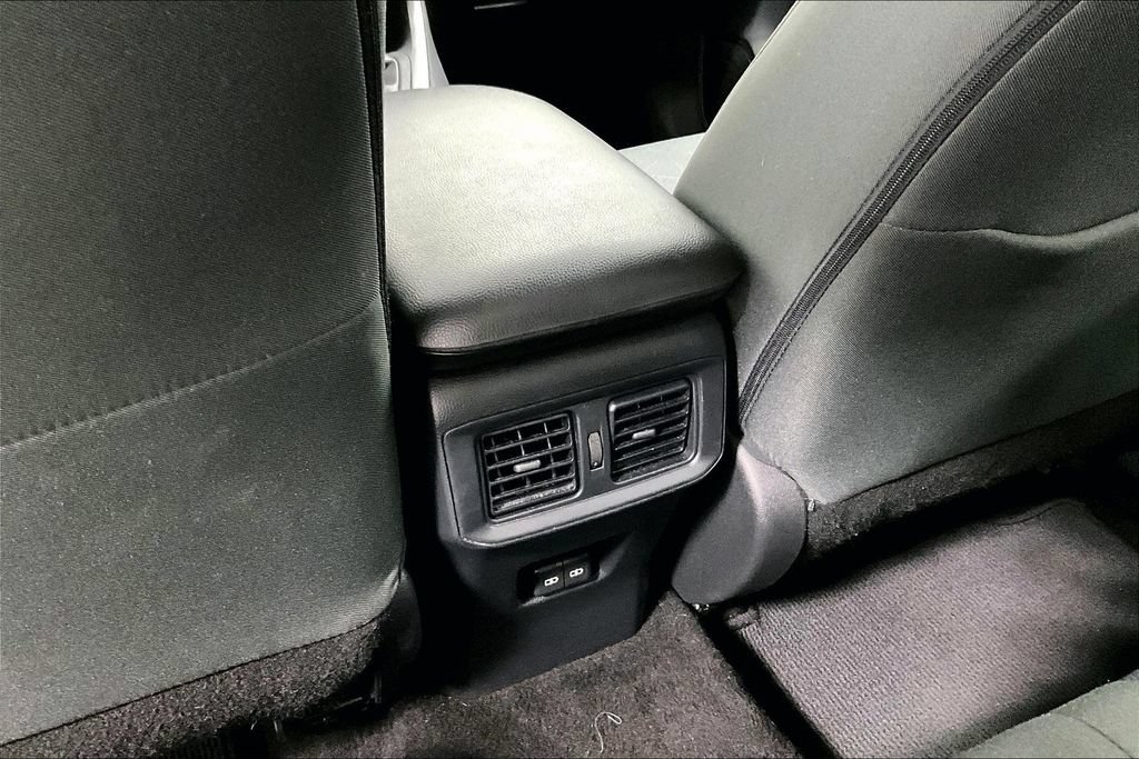 Used 2025 Toyota RAV4 XLE FWD image 27