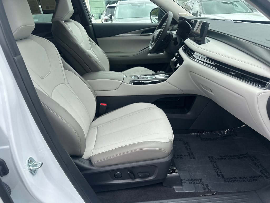 Certified 2027 INFINITI QX60 Luxe w/ Cargo Package FWD image 11