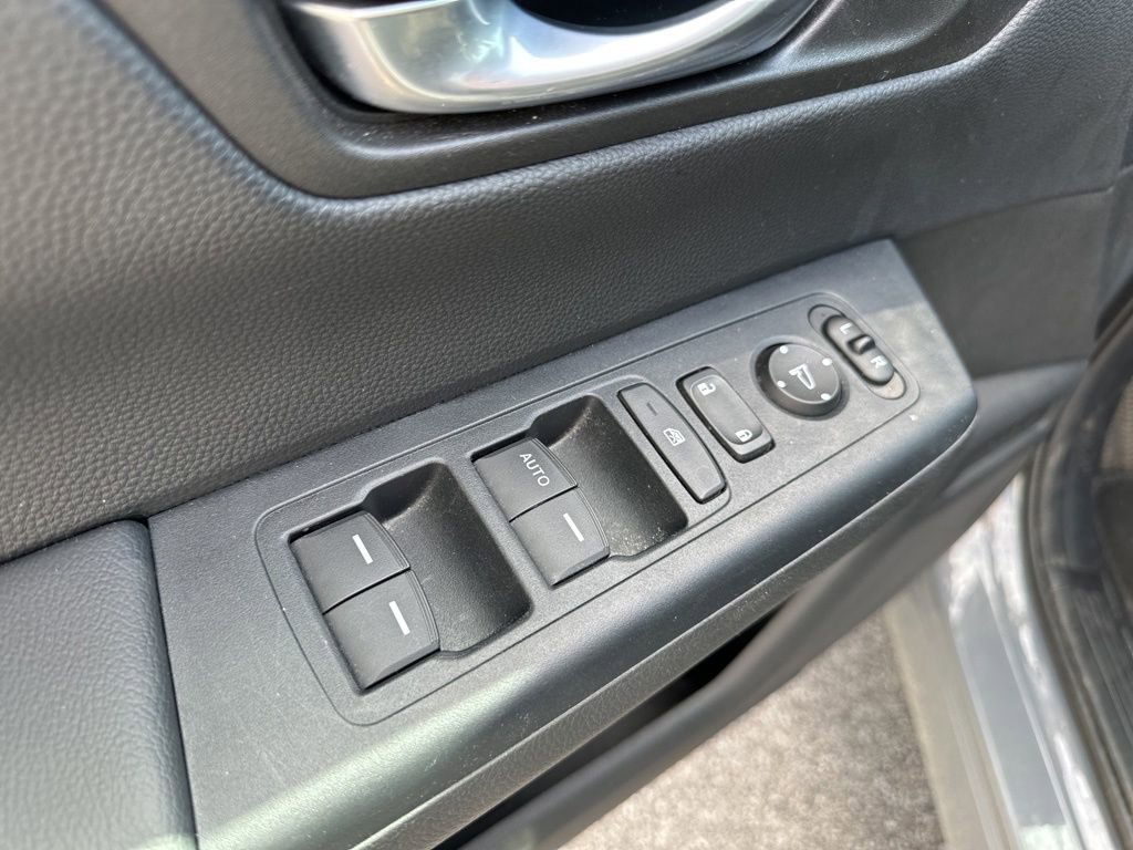 Used 2025 Honda CR-V LX image 16