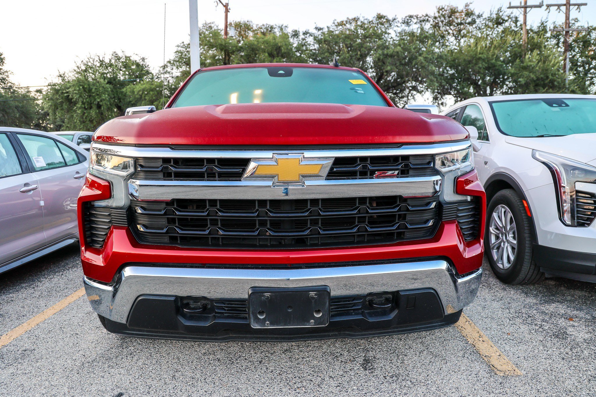 Used 2023 Chevrolet Silverado 1500 LT w/ Z71 Off-Road Package AWD/4WD image 4