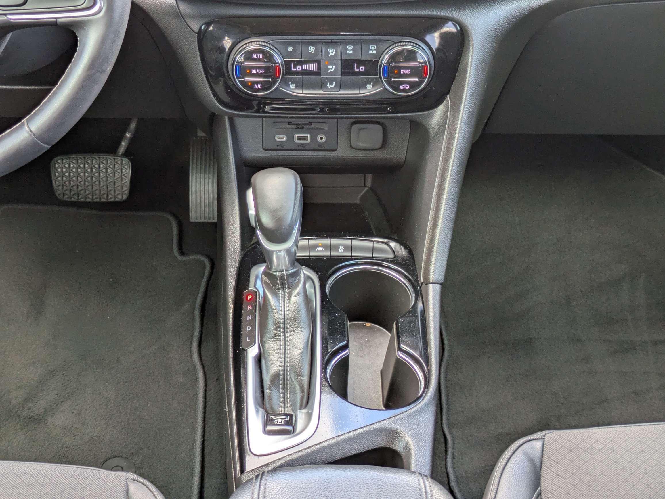 Used 2020 Buick Encore GX Select w/ Experience Buick Package FWD image 19